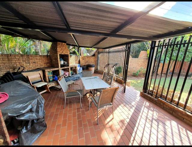 3 BEDROOM HOUSE FOR SALE IN KARENPARK